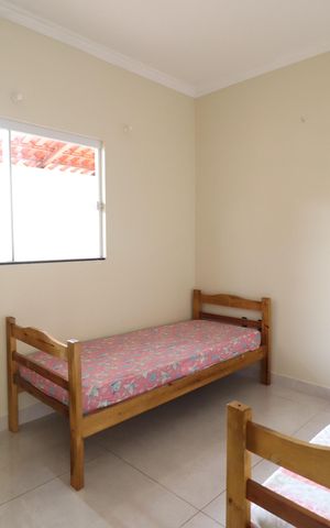 Casa para alugar com 70m², 2 quartos e 2 vagasQuarto 1