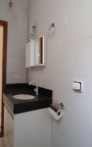 Casa para alugar com 70m², 2 quartos e 2 vagasBanheiro Social