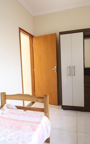 Casa para alugar com 70m², 2 quartos e 2 vagasQuarto 1