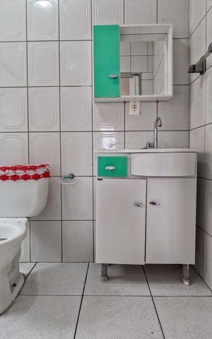 Casa para alugar com 70m², 2 quartos e sem vaga Casa para alugar com 70m², 2 quartos e sem vagaBanheiro da Suíte
