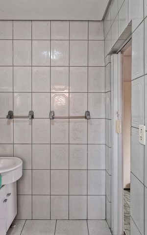 Casa para alugar com 70m², 2 quartos e sem vaga Casa para alugar com 70m², 2 quartos e sem vagaBanheiro da Suíte