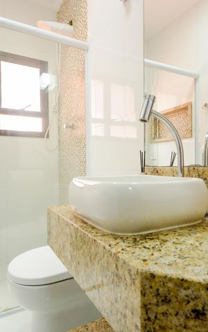Casa para alugar com 100m², 2 quartos e 3 vagasBanheiro da Suíte 2 