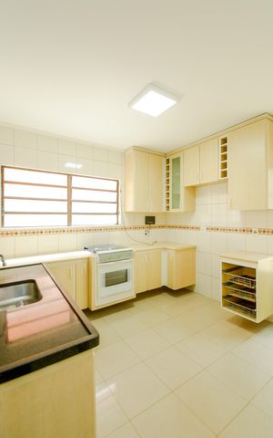 Casa para alugar com 100m², 2 quartos e 3 vagasCozinha 
