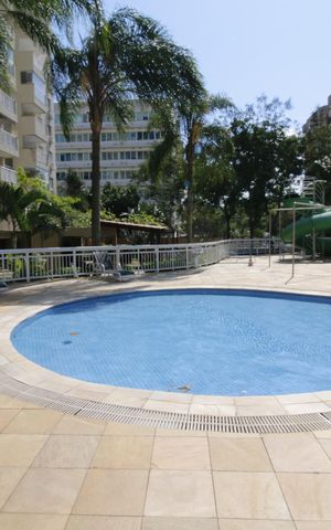 Apartamento à venda com 74m², 3 quartos e 1 vagaÁrea comum - Piscina
