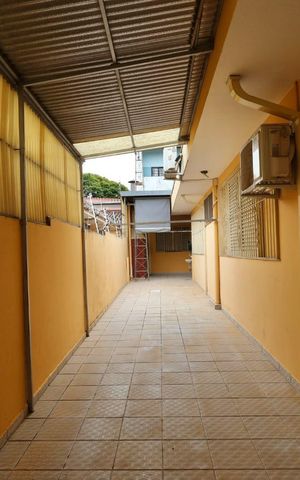 Casa à venda com 213m², 3 quartos e 4 vagasÁrea externa