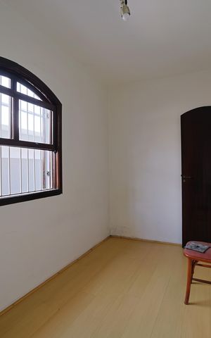 Casa para alugar com 70m², 2 quartos e 2 vagasQuarto 1
