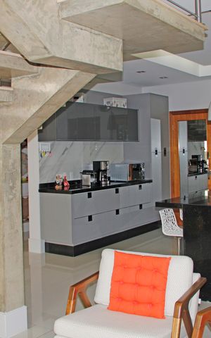 Casa de condomínio à venda com 1024m², 5 quartos e 7 vagasSala