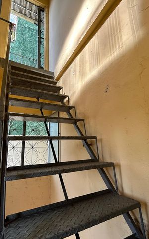 Casa para alugar com 44m², 1 quarto e sem vagaEscada de acesso