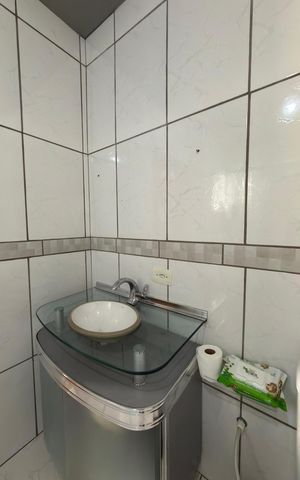Casa à venda com 141m², 3 quartos e 2 vagas Casa à venda com 141m², 3 quartos e 2 vagasQuarto 1 - Suíte Banheiro