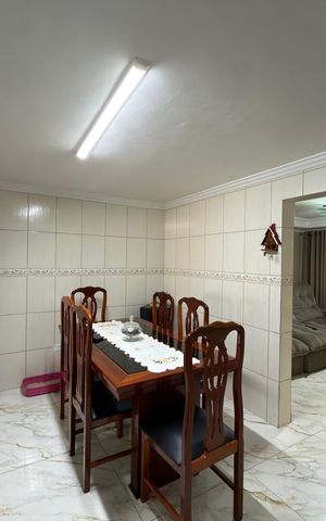 Casa à venda com 141m², 3 quartos e 2 vagas Casa à venda com 141m², 3 quartos e 2 vagasCozinha