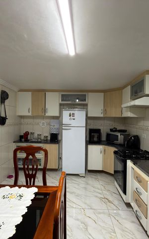 Casa à venda com 141m², 3 quartos e 2 vagas Casa à venda com 141m², 3 quartos e 2 vagasCozinha