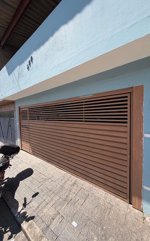 Casa à venda com 141m², 3 quartos e 2 vagas Casa à venda com 141m², 3 quartos e 2 vagasFachada