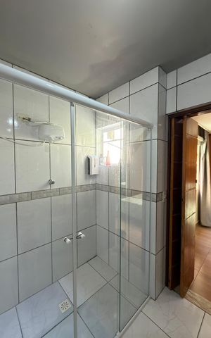 Casa à venda com 141m², 3 quartos e 2 vagas Casa à venda com 141m², 3 quartos e 2 vagasQuarto 1 - Suíte Banheiro