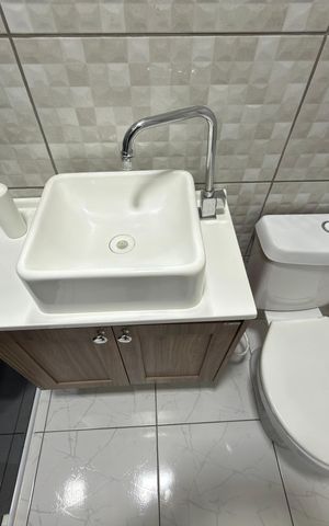 Casa à venda com 141m², 3 quartos e 2 vagas Casa à venda com 141m², 3 quartos e 2 vagasQuarto 2 - Suíte Banheiro
