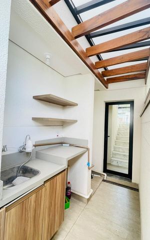 Casa de condomínio para alugar com 155m², 4 quartos e 2 vagas Casa de condomínio para alugar com 155m², 4 quartos e 2 vagasÁrea de serviço