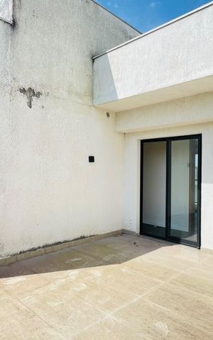 Casa de condomínio para alugar com 155m², 4 quartos e 2 vagas Casa de condomínio para alugar com 155m², 4 quartos e 2 vagasVaranda