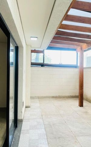 Casa de condomínio para alugar com 155m², 4 quartos e 2 vagas Casa de condomínio para alugar com 155m², 4 quartos e 2 vagasVaranda
