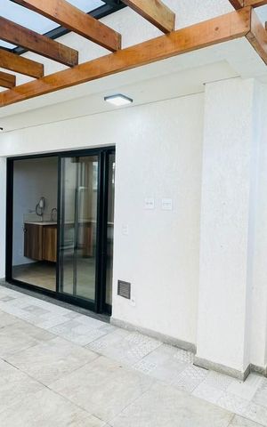 Casa de condomínio para alugar com 155m², 4 quartos e 2 vagas Casa de condomínio para alugar com 155m², 4 quartos e 2 vagasVaranda