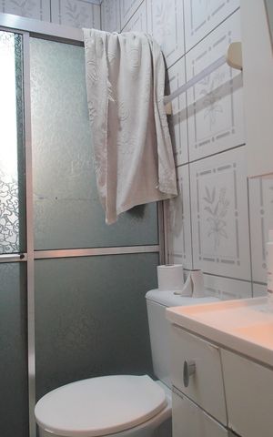 Casa à venda com 80m², 3 quartos e sem vagaBanheiro 1