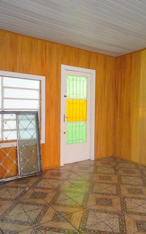 Casa à venda com 80m², 3 quartos e sem vagasala