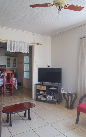 Casa à venda com 80m², 3 quartos e sem vagasala