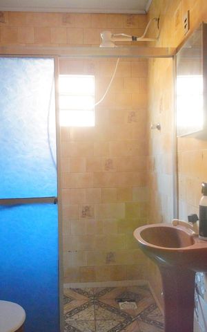 Casa à venda com 80m², 3 quartos e sem vagaBanheiro 2