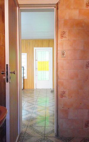 Casa à venda com 80m², 3 quartos e sem vagaBanheiro 2
