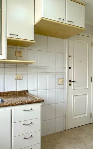 Apartamento à venda com 100m², 3 quartos e 2 vagas Apartamento à venda com 100m², 3 quartos e 2 vagasCozinha