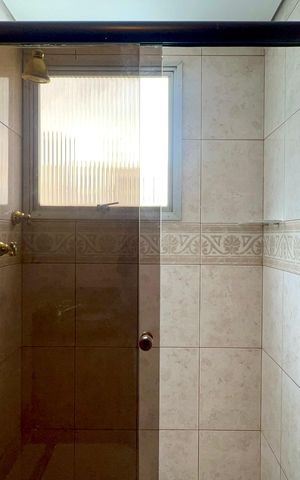 Apartamento à venda com 100m², 3 quartos e 2 vagas Apartamento à venda com 100m², 3 quartos e 2 vagasBanheiro