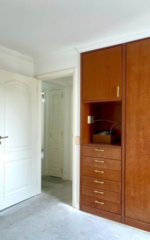 Apartamento à venda com 100m², 3 quartos e 2 vagas Apartamento à venda com 100m², 3 quartos e 2 vagasSuite