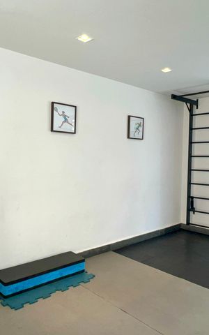 Apartamento à venda com 100m², 3 quartos e 2 vagas Apartamento à venda com 100m², 3 quartos e 2 vagasAcademia