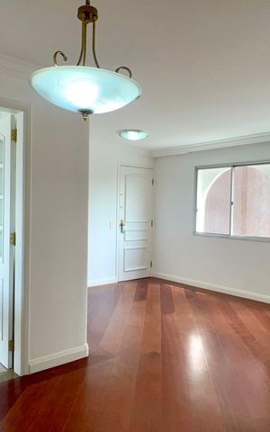 Apartamento à venda com 100m², 3 quartos e 2 vagas Apartamento à venda com 100m², 3 quartos e 2 vagasSala de Jantar