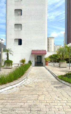 Apartamento à venda com 100m², 3 quartos e 2 vagas Apartamento à venda com 100m², 3 quartos e 2 vagasEntrada