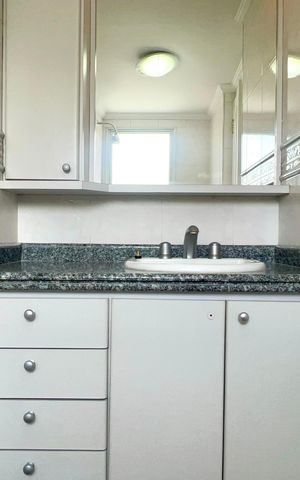 Apartamento à venda com 100m², 3 quartos e 2 vagas Apartamento à venda com 100m², 3 quartos e 2 vagasBanheiro da Suíte
