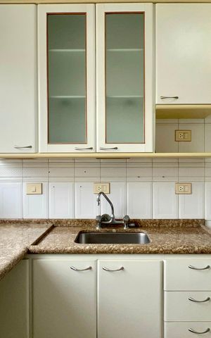 Apartamento à venda com 100m², 3 quartos e 2 vagas Apartamento à venda com 100m², 3 quartos e 2 vagasCozinha