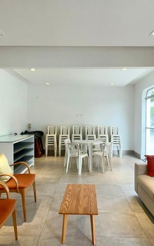Apartamento à venda com 100m², 3 quartos e 2 vagas Apartamento à venda com 100m², 3 quartos e 2 vagasSalão de Festas