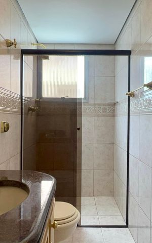 Apartamento à venda com 100m², 3 quartos e 2 vagas Apartamento à venda com 100m², 3 quartos e 2 vagasBanheiro