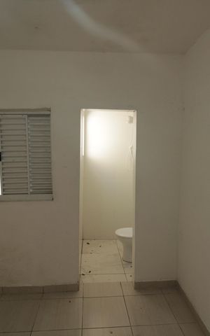 Casa para alugar com 220m², 4 quartos e 3 vagasSuite