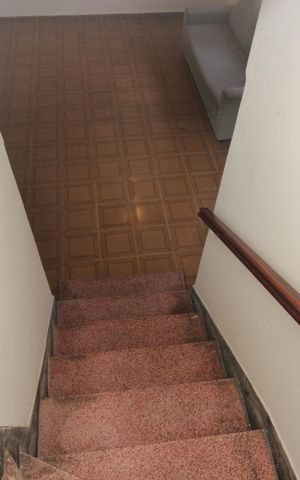 Casa para alugar com 220m², 4 quartos e 3 vagasEscada