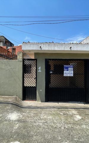 Casa para alugar com 70m², 2 quartos e 1 vaga Casa para alugar com 70m², 2 quartos e 1 vagaFachada+Placa