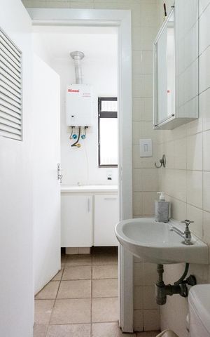 Apartamento para alugar com 126m², 3 quartos e 2 vagas Apartamento para alugar com 126m², 3 quartos e 2 vagasBanheiro de serviço
