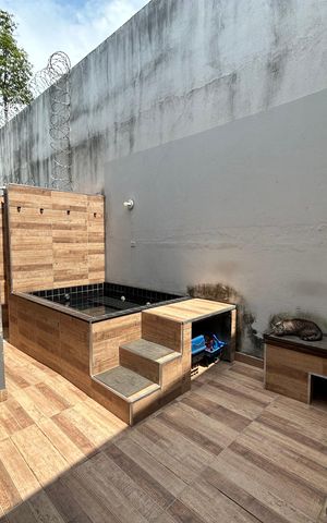 Casa à venda com 180m², 2 quartos e 2 vagas