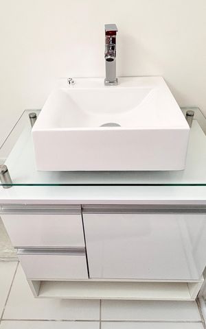 Apartamento à venda com 52m², 2 quartos e 1 vaga Apartamento à venda com 52m², 2 quartos e 1 vagaDetalhe dos banheiros