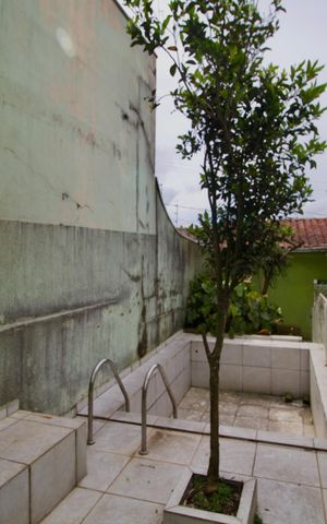 Casa à venda com 360m², 3 quartos e 1 vaga Casa à venda com 360m², 3 quartos e 1 vagaPiscina