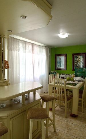 Casa à venda com 360m², 3 quartos e 1 vaga Casa à venda com 360m², 3 quartos e 1 vagaSala - Bar