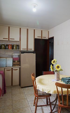 Casa à venda com 360m², 3 quartos e 1 vaga Casa à venda com 360m², 3 quartos e 1 vagaCozinha 1