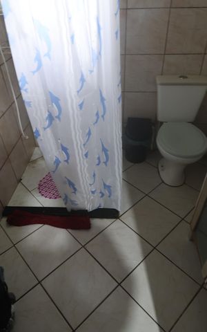 Casa à venda com 50m², 4 quartos e 6 vagasBanheiro