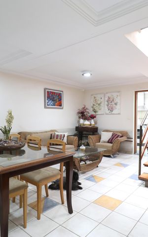 Casa à venda com 147m², 2 quartos e 2 vagasSala 1