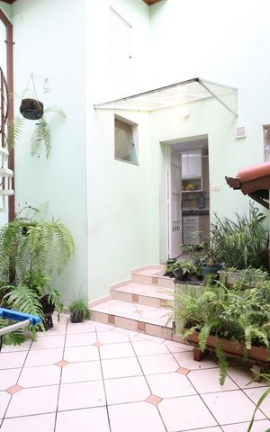 Casa à venda com 147m², 2 quartos e 2 vagasQuintal e área de serviço 
