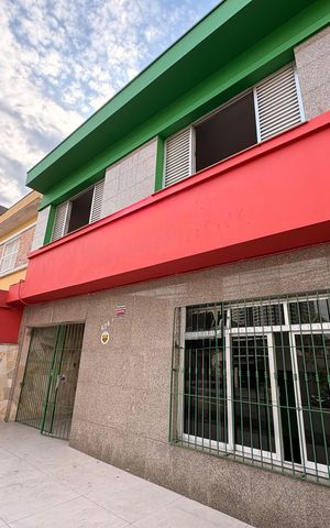 Casa para alugar com 168m², 3 quartos e 2 vagas Casa para alugar com 168m², 3 quartos e 2 vagasFachada